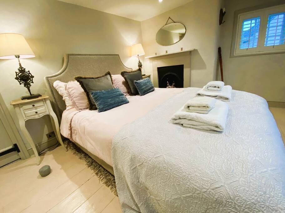 Beautiful Immaculate Aldeburgh Cottage, Sunny Outdoor Space, Free Parking - Easy Walk To Beach & Town Exterior foto