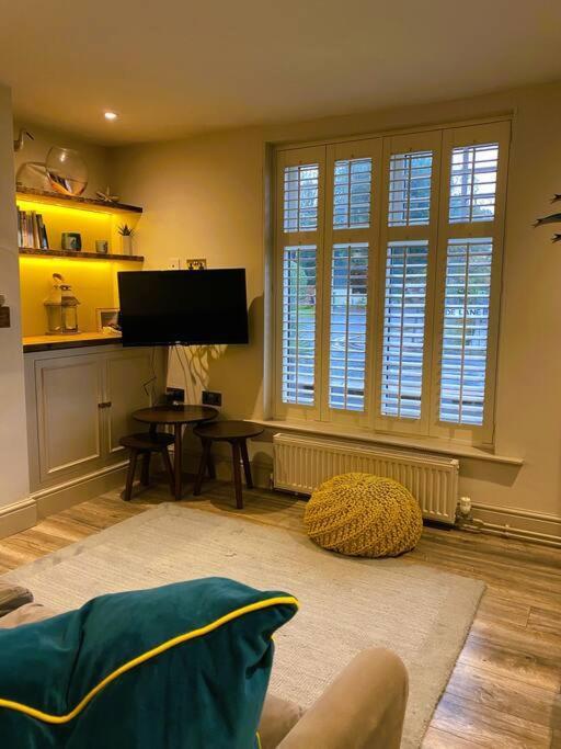 Beautiful Immaculate Aldeburgh Cottage, Sunny Outdoor Space, Free Parking - Easy Walk To Beach & Town Exterior foto