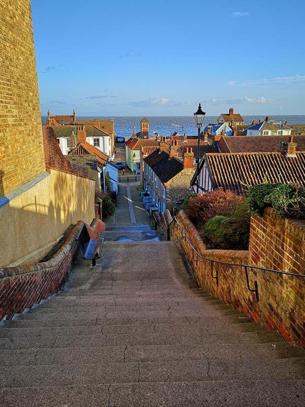 Beautiful Immaculate Aldeburgh Cottage, Sunny Outdoor Space, Free Parking - Easy Walk To Beach & Town Exterior foto